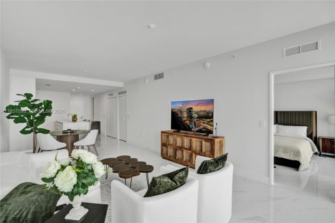 Купить кондоминиум в Майами, Флорида 2 спальни, 165.64м2, № 2056825 - фото 8