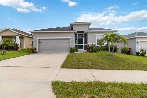 House in Haines City, Florida 4 bedrooms, 188.78 sq.m. № 1878222 - photo 5