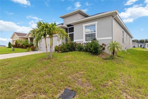 House in Haines City, Florida 4 bedrooms, 188.78 sq.m. № 1878222 - photo 7