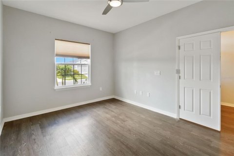 House in Haines City, Florida 4 bedrooms, 188.78 sq.m. № 1878222 - photo 26