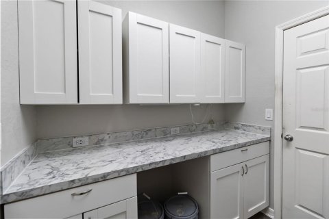 House in Haines City, Florida 4 bedrooms, 188.78 sq.m. № 1878222 - photo 19