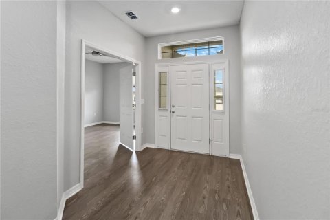 House in Haines City, Florida 4 bedrooms, 188.78 sq.m. № 1878222 - photo 8