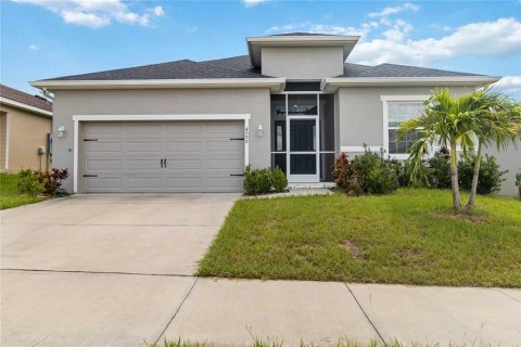 House in Haines City, Florida 4 bedrooms, 188.78 sq.m. № 1878222 - photo 1