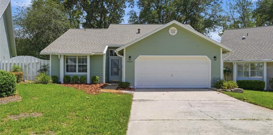 Villa ou maison à Gainesville, Floride 3 chambres, 144.83 m2 № 2223248