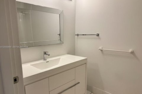 Condo in Miami, Florida № 2070851 - photo 8