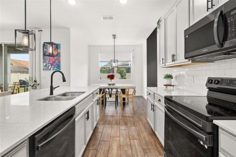 Casa en venta en Davenport, Florida, 4 dormitorios, 247.21 m2 № 2233473 - foto 19