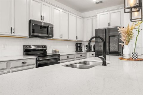 Casa en venta en Davenport, Florida, 4 dormitorios, 247.21 m2 № 2233473 - foto 17