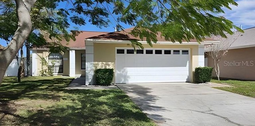 House in Kissimmee, Florida 3 bedrooms, 130.99 sq.m. № 2330298