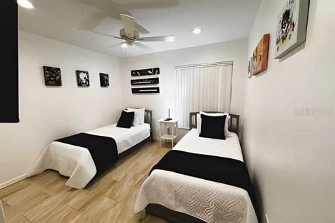 House in Kissimmee, Florida 3 bedrooms, 130.99 sq.m. № 2330298 - photo 9
