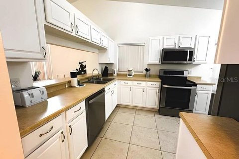 House in Kissimmee, Florida 3 bedrooms, 130.99 sq.m. № 2330298 - photo 4