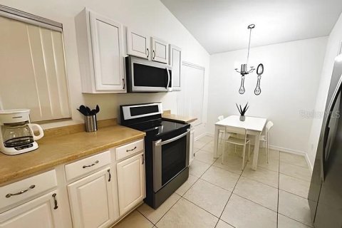 House in Kissimmee, Florida 3 bedrooms, 130.99 sq.m. № 2330298 - photo 5