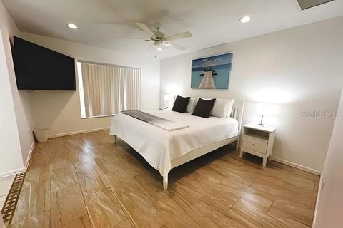 House in Kissimmee, Florida 3 bedrooms, 130.99 sq.m. № 2330298 - photo 8