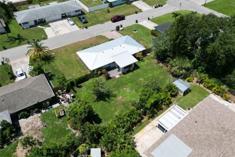 House in Sarasota, Florida 3 bedrooms, 126.72 sq.m. № 1881184 - photo 15