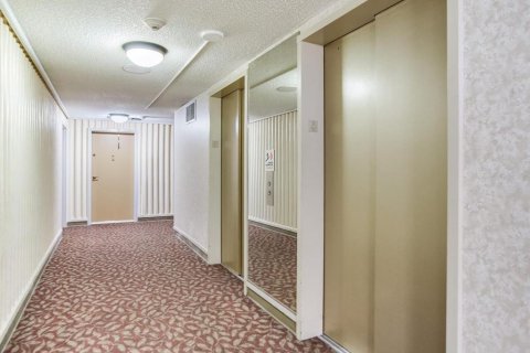 Condominio en venta en Tampa, Florida, 1 dormitorio, 83.24 m2 № 2239338 - foto 3