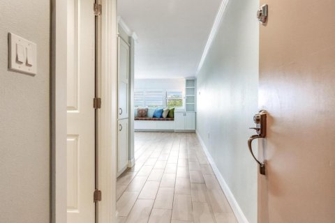 Condominio en venta en Tampa, Florida, 1 dormitorio, 83.24 m2 № 2239338 - foto 4