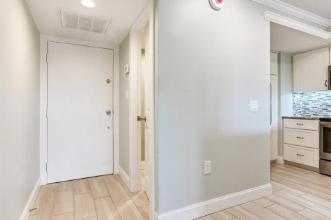Condominio en venta en Tampa, Florida, 1 dormitorio, 83.24 m2 № 2239338 - foto 6