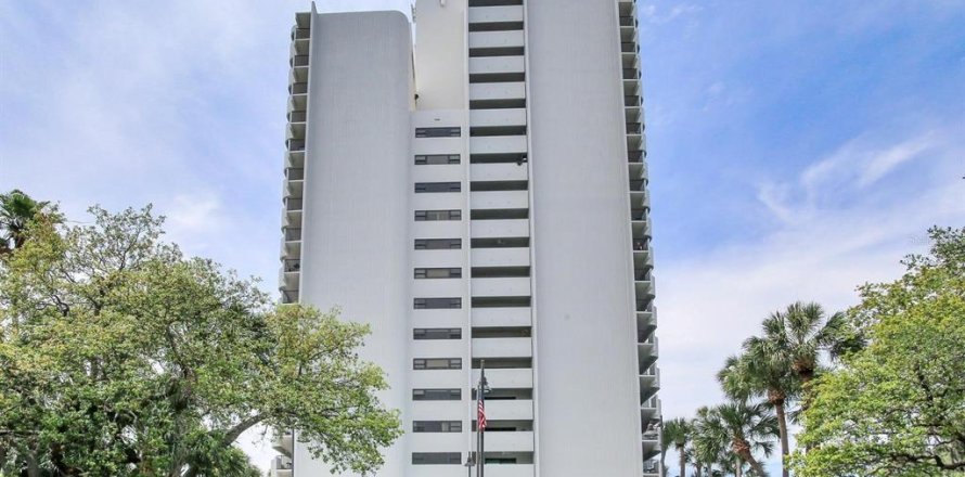 Condominio en Tampa, Florida, 1 dormitorio № 2239338
