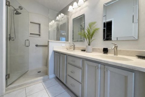 House in The Villages, Florida 3 bedrooms, 142.33 sq.m. № 2217310 - photo 12