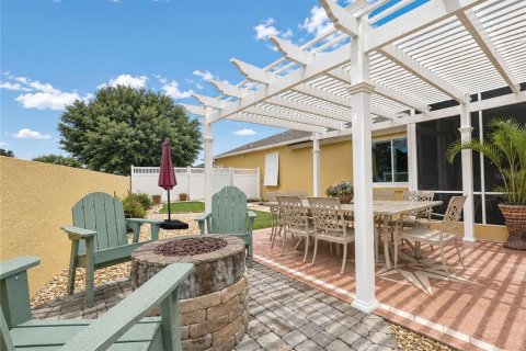 House in The Villages, Florida 3 bedrooms, 142.33 sq.m. № 2217310 - photo 3