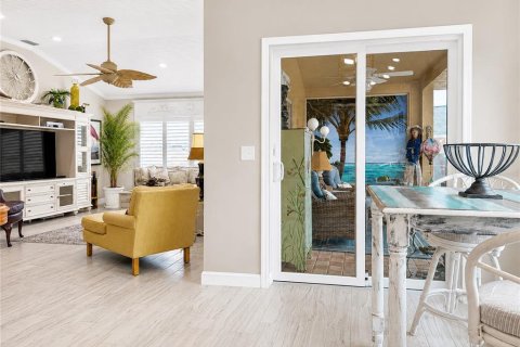 House in The Villages, Florida 3 bedrooms, 142.33 sq.m. № 2217310 - photo 6