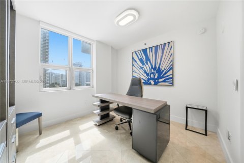 Copropriété à louer à Miami Beach, Floride: 4 chambres, 427.26 m2 № 2041428 - photo 26