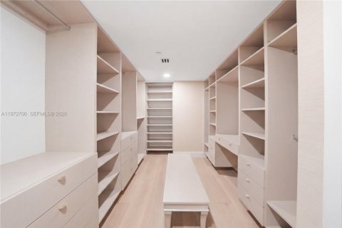 Copropriété à louer à Miami Beach, Floride: 4 chambres, 427.26 m2 № 2041428 - photo 16