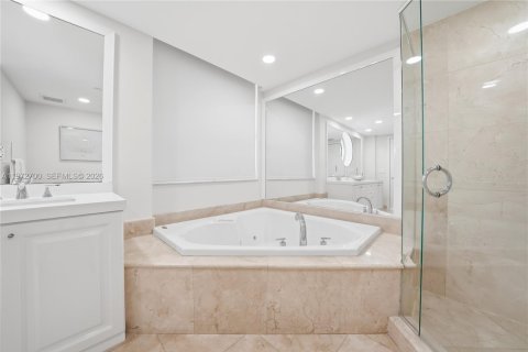 Copropriété à louer à Miami Beach, Floride: 4 chambres, 427.26 m2 № 2041428 - photo 23
