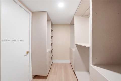 Copropriété à louer à Miami Beach, Floride: 4 chambres, 427.26 m2 № 2041428 - photo 17