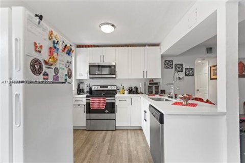 Casa en venta en Hollywood, Florida, 3 dormitorios, 110 m2 № 2153369 - foto 12