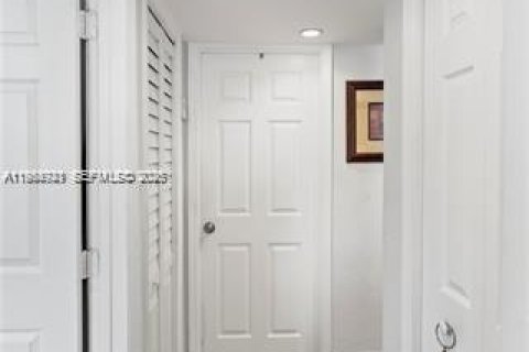 Casa en venta en Hollywood, Florida, 3 dormitorios, 110 m2 № 2153369 - foto 26