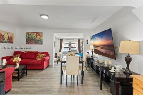 Casa en venta en Hollywood, Florida, 3 dormitorios, 110 m2 № 2153369 - foto 10