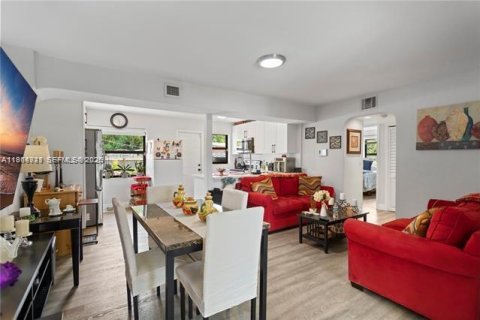 Casa en venta en Hollywood, Florida, 3 dormitorios, 110 m2 № 2153369 - foto 8