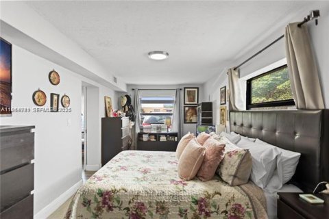 Casa en venta en Hollywood, Florida, 3 dormitorios, 110 m2 № 2153369 - foto 29