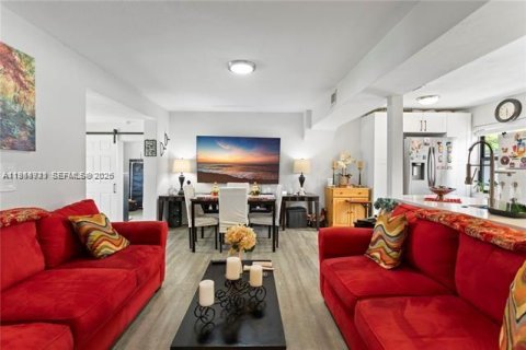 Casa en venta en Hollywood, Florida, 3 dormitorios, 110 m2 № 2153369 - foto 9