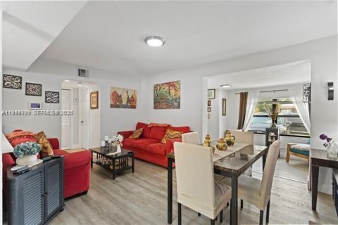 Casa en venta en Hollywood, Florida, 3 dormitorios, 110 m2 № 2153369 - foto 11