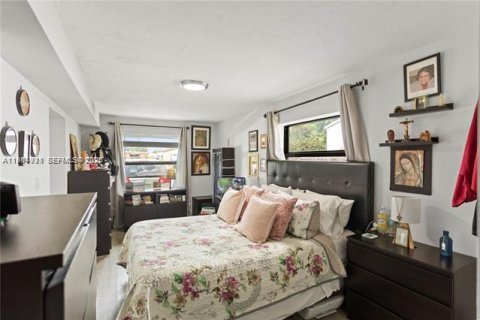 Casa en venta en Hollywood, Florida, 3 dormitorios, 110 m2 № 2153369 - foto 28