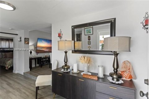 Casa en venta en Hollywood, Florida, 3 dormitorios, 110 m2 № 2153369 - foto 6