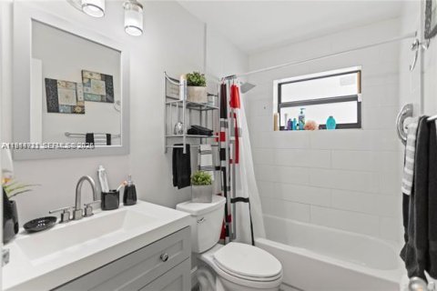 Casa en venta en Hollywood, Florida, 3 dormitorios, 110 m2 № 2153369 - foto 24