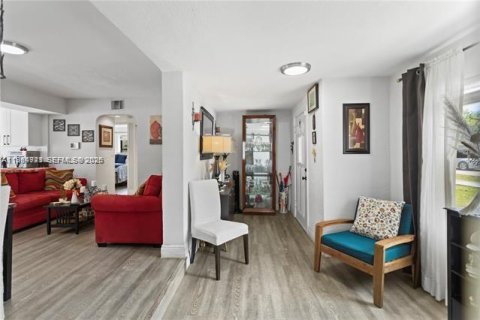 Casa en venta en Hollywood, Florida, 3 dormitorios, 110 m2 № 2153369 - foto 7