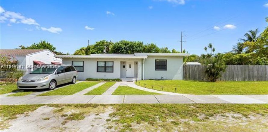 Casa en Hollywood, Florida 3 dormitorios, 110 m2 № 2153369