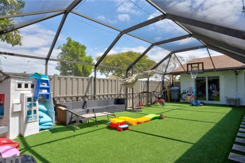 Touwnhouse à vendre à Boca Raton, Floride: 3 chambres, 123.1 m2 № 2068977 - photo 4