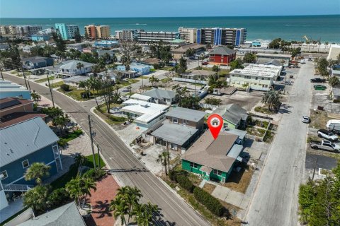 Commercial property in Madeira Beach, Florida 121.89 sq.m. № 1654115 - photo 3