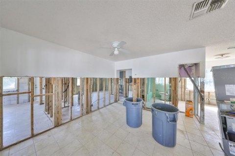 Commercial property in Madeira Beach, Florida 121.89 sq.m. № 1654115 - photo 18