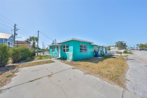Commercial property in Madeira Beach, Florida 121.89 sq.m. № 1654115 - photo 15
