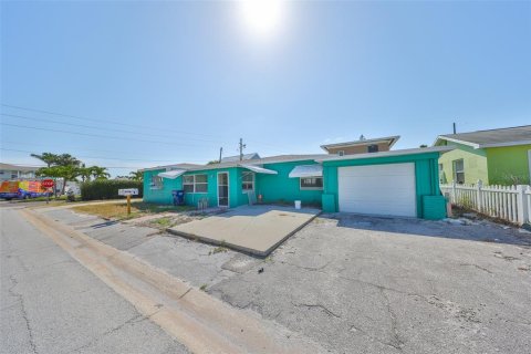 Commercial property in Madeira Beach, Florida 121.89 sq.m. № 1654115 - photo 13