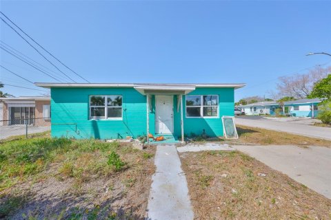 Commercial property in Madeira Beach, Florida 121.89 sq.m. № 1654115 - photo 21