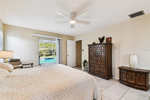 House in Bradenton, Florida 3 bedrooms, 170.29 sq.m. № 1873985 - photo 17