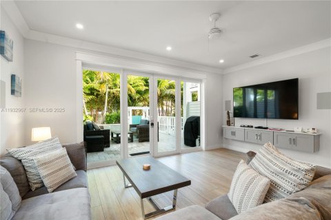 Casa en venta en Islamorada, Village of Islands, Florida, 3 dormitorios, 164.25 m2 № 1992991 - foto 5