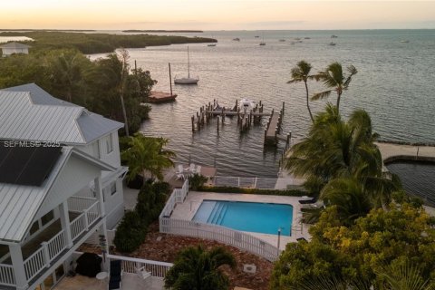 Casa en venta en Islamorada, Village of Islands, Florida, 3 dormitorios, 164.25 m2 № 1992991 - foto 10