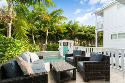 Casa en venta en Islamorada, Village of Islands, Florida, 3 dormitorios, 164.25 m2 № 1992991 - foto 3